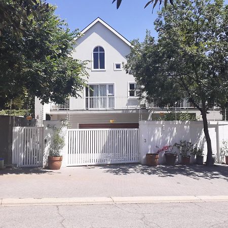 3 On Tessa Guesthouse Johannesburg Buitenkant foto